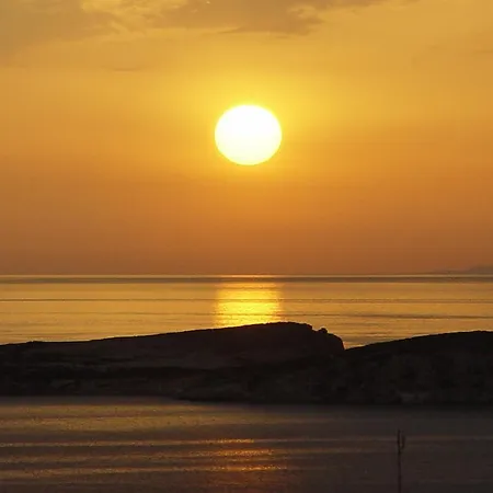 Hotel Anna Platanou *